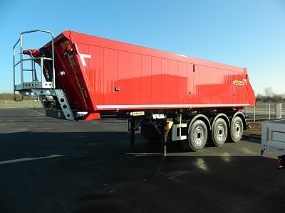 самосвальный полуприцеп ZASLAW красный цвет